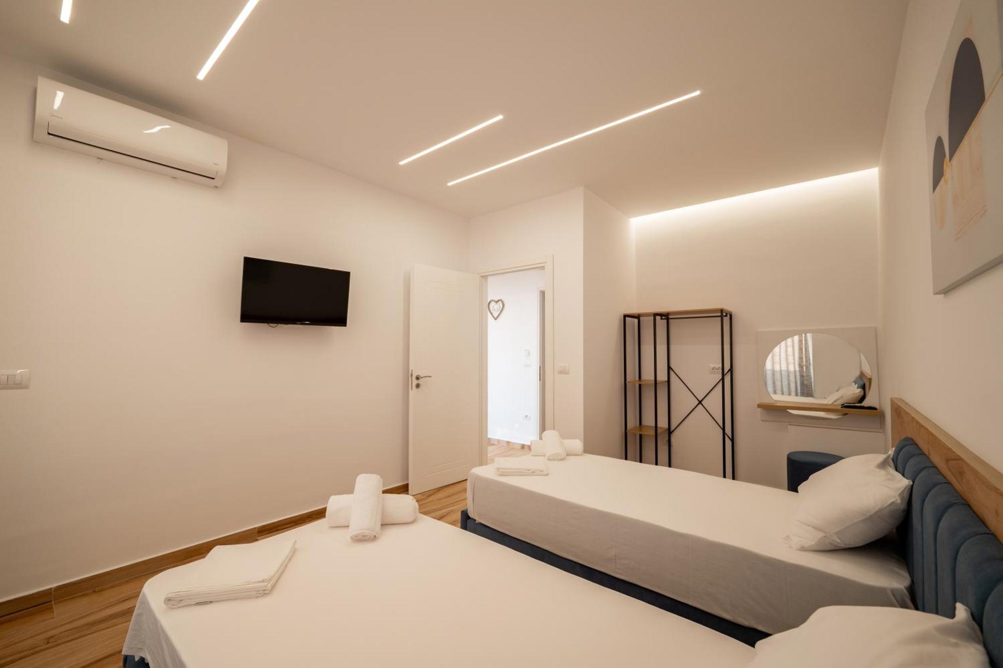 Vila Amare Sarandë Habitación foto
